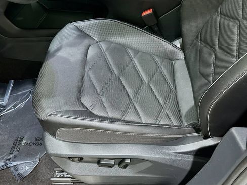 Used 2024 Volkswagen Atlas SE FWD image 19