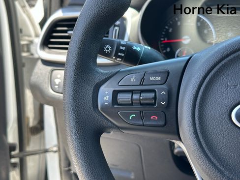 Used 2018 Kia Sorento FWD image 14