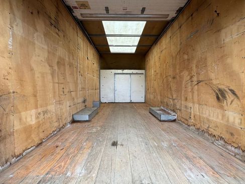 Used 2018 Chevrolet Express 3500 w/ Driver Convenience Package image 2