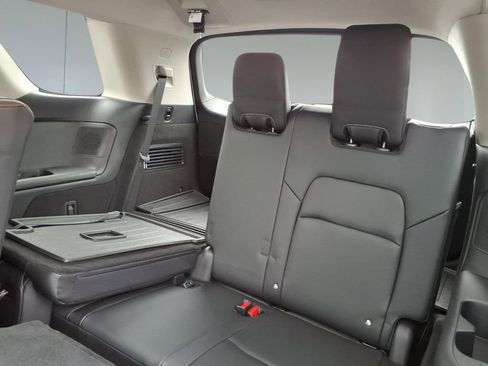 New 2026 Nissan Pathfinder Platinum w/ Cargo Package FWD image 9