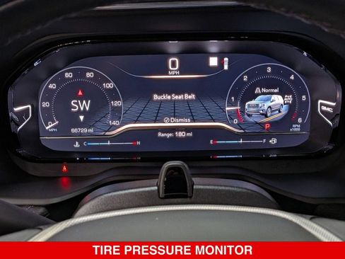 Used 2023 GMC Yukon Denali w/ Advanced Technology Package AWD/4WD image 19