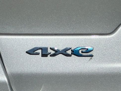 Used 2023 Jeep Grand Cherokee Overland w/ Advanced Protech Group III AWD/4WD image 12