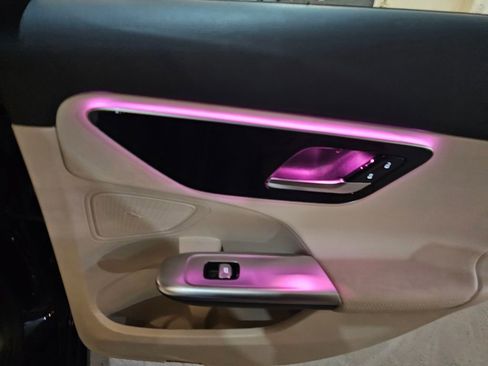 Used 2022 Mercedes-Benz C 300 4MATIC Sedan image 9