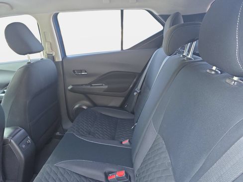 Used 2023 Nissan Kicks SV FWD image 13