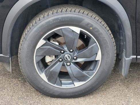 Used 2024 Nissan Rogue SV w/ SV Premium Package AWD/4WD image 9