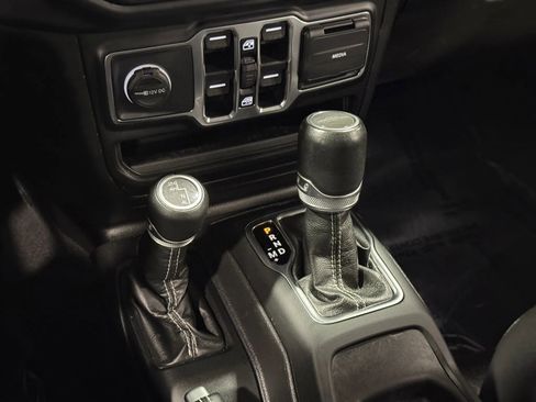 Used 2021 Jeep Gladiator Overland w/ Popular Equipment Package image 37