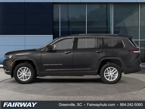 Used 2024 Jeep Grand Cherokee L Summit AWD/4WD image 3