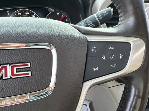 Used 2019 GMC Acadia Denali w/ Technology Package AWD/4WD image 28