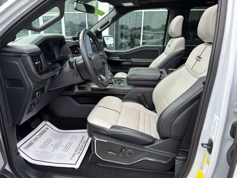 Used 2025 Ford F150 Lightning Platinum AWD/4WD image 19