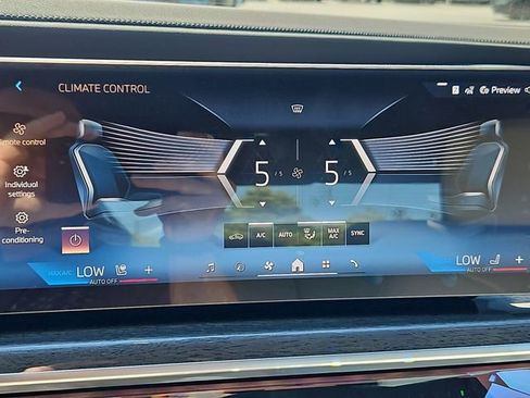 New 2025 BMW 760i xDrive AWD/4WD image 27