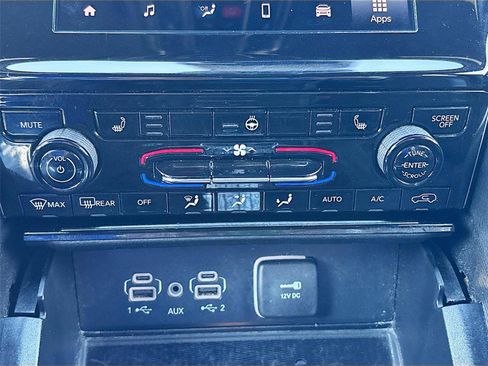 Used 2024 Jeep Grand Cherokee L Laredo image 16