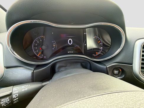 Used 2015 Jeep Grand Cherokee Altitude image 38