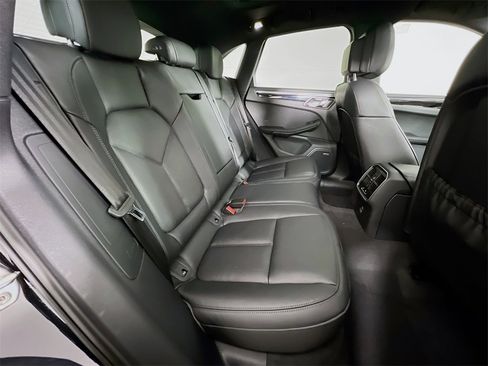 New 2026 Porsche Macan image 29