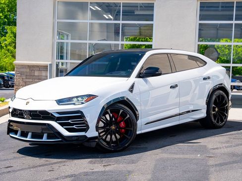 Used 2022 Lamborghini Urus AWD/4WD image 2