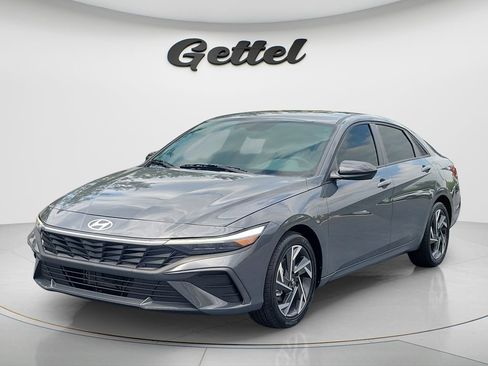 Used 2025 Hyundai Elantra SEL FWD image 1