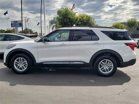 Used 2025 Ford Explorer Active image 28