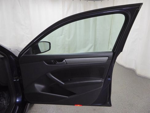 Used 2014 Volkswagen Passat 2.5 SE image 24