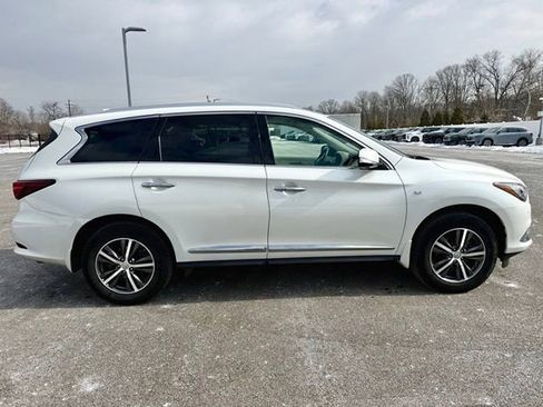 Used 2019 INFINITI QX60 Luxe w/ Essential Package image 8