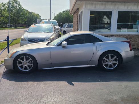 Used 2006 Cadillac XLR image 2