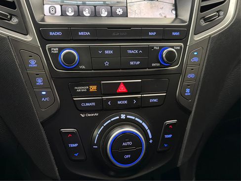 Used 2019 Hyundai Santa Fe XL image 25