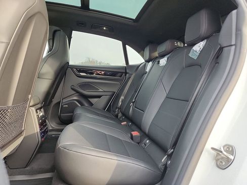 New 2026 Porsche Macan 4S Electric image 10