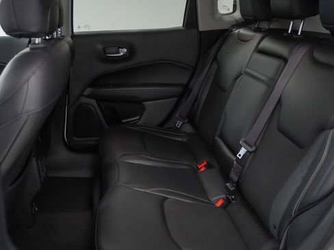 Used 2018 Jeep Compass Latitude w/ Popular Equipment Group image 18