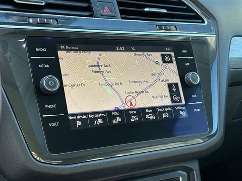 Used 2019 Volkswagen Tiguan SEL image 17