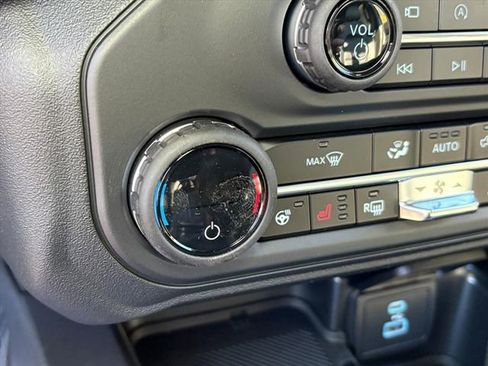 New 2025 Ford Bronco Outer Banks image 13