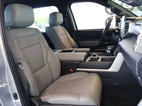 Used 2025 Toyota Tundra 4x4 CrewMax Hybrid image 19