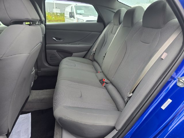 Used 2024 Hyundai Elantra SE FWD image 13