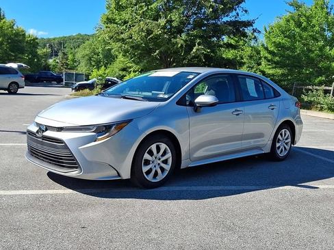 Certified 2024 Toyota Corolla LE FWD image 3
