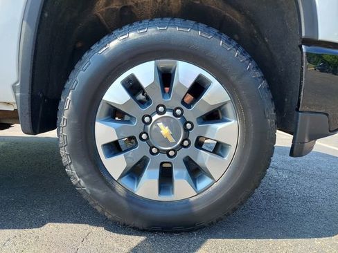 Used 2022 Chevrolet Silverado 2500 Custom w/ Custom Convenience Package AWD/4WD image 14