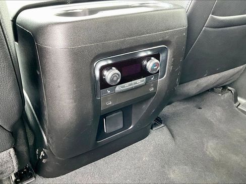 Used 2025 GMC Yukon XL Denali AWD/4WD image 15