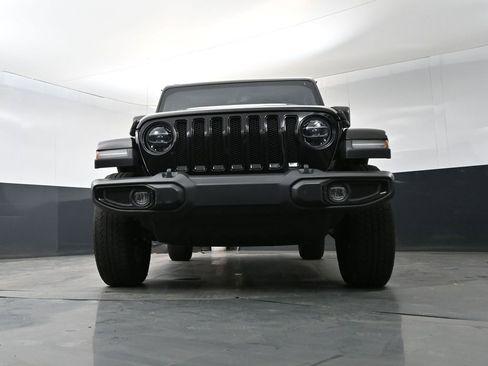 Used 2022 Jeep Wrangler Unlimited Sahara AWD/4WD image 18