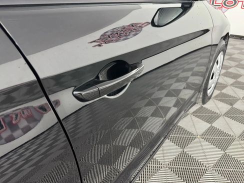 Used 2018 Hyundai Elantra SE w/ Cargo Package image 26