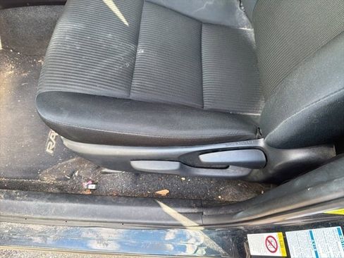 Used 2018 Toyota RAV4 LE w/ Carpet Mat Package image 18