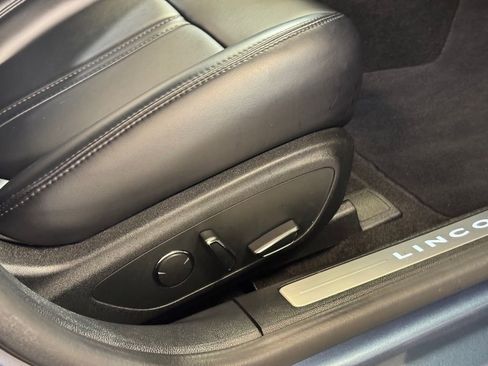 Used 2019 Lincoln MKZ Premiere image 27