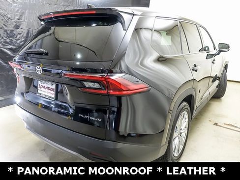 Used 2025 Toyota Grand Highlander AWD image 4