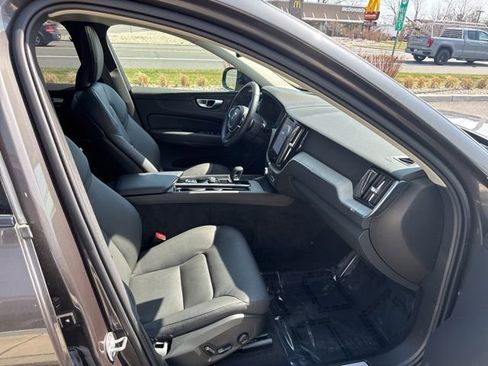 Certified 2025 Volvo XC60 B5 Plus image 15