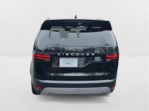 Used 2025 Land Rover Discovery S AWD/4WD image 6