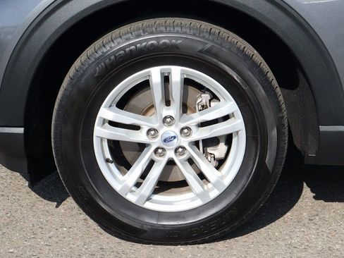 Used 2022 Ford Explorer XLT image 38