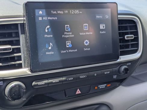 Used 2025 Hyundai Venue SEL FWD image 21