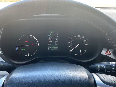 Used 2023 Toyota Sienna XSE image 11