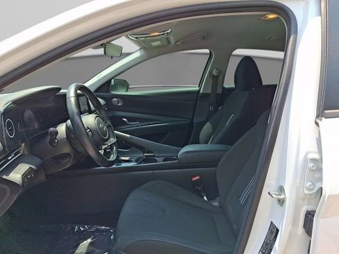 Used 2023 Hyundai Elantra SEL w/ Convenience Package FWD image 16