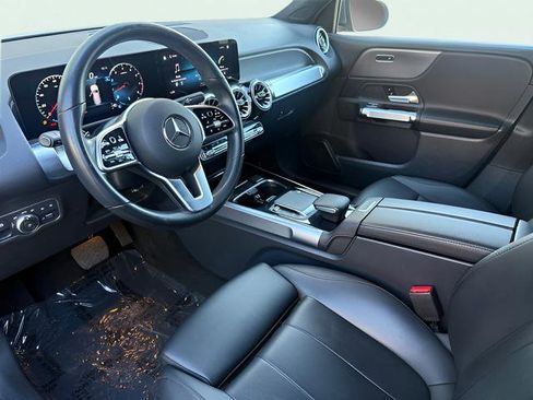 Used 2022 Mercedes-Benz GLB 250 4MATIC w/ Premium Package Lite image 16