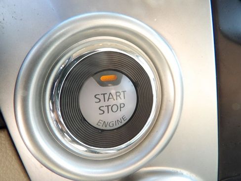 Used 2017 Nissan Titan SL w/ Chrome Package image 17