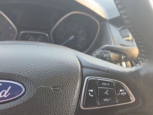 Used 2017 Ford Focus Titanium FWD image 24