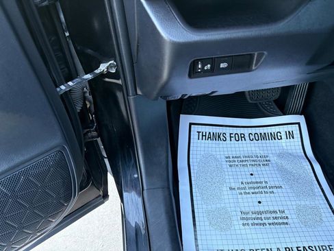 Used 2021 Toyota RAV4 XLE image 12