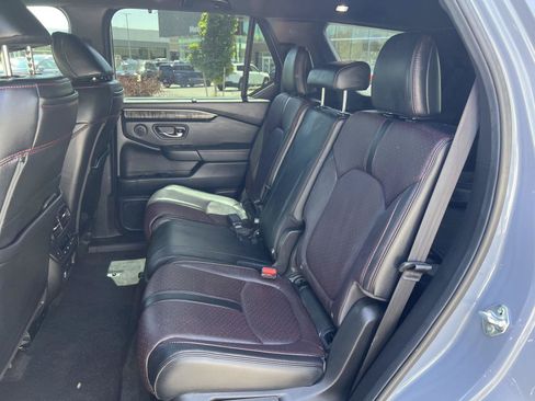 Used 2025 Honda Pilot Black Edition image 24