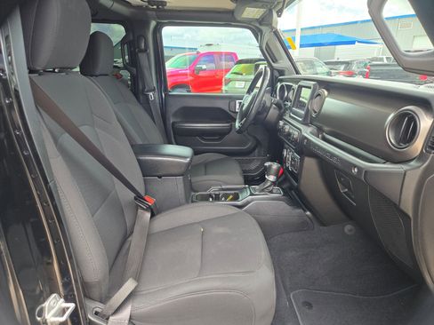 Used 2020 Jeep Wrangler Unlimited Sport S AWD/4WD image 24